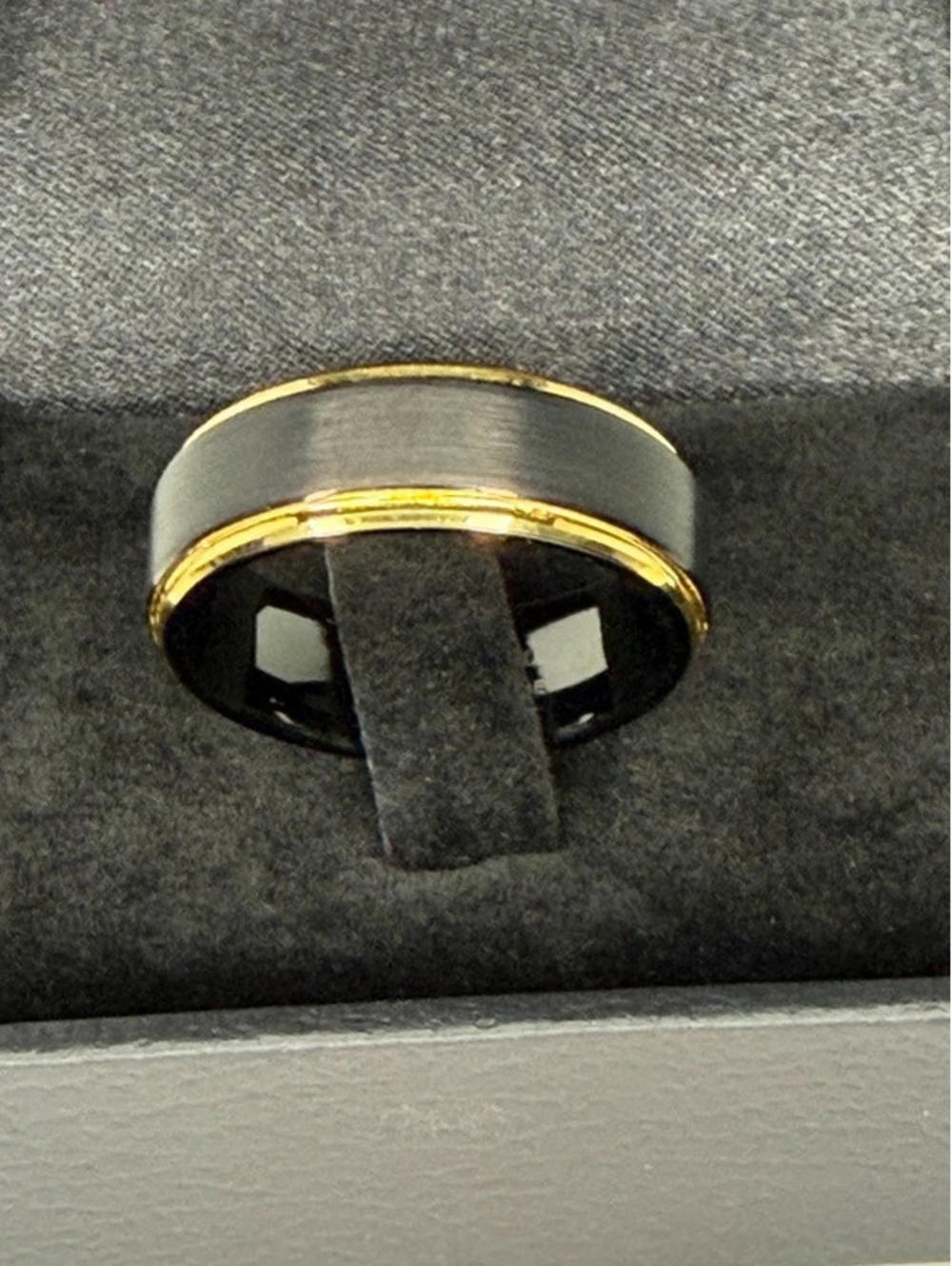 #814 King Will Men’s Tungsten Carbide Ring Black & Gold Size 10.5